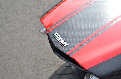 2015/65 Ducati Diavel Carbon Edition 10...