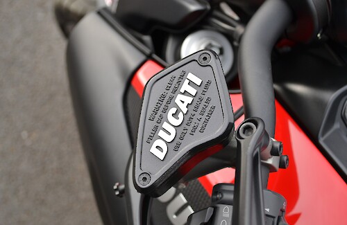2015/65 Ducati Diavel Carbon Edition 14...