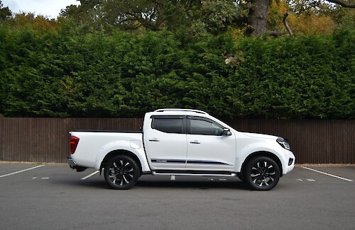 2017/67 Nissan Navara Tekna 9...