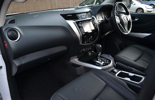2017/67 Nissan Navara Tekna 27...