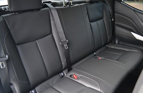 2017/67 Nissan Navara Tekna 33...