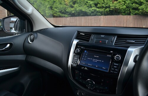 2017/67 Nissan Navara Tekna 37...