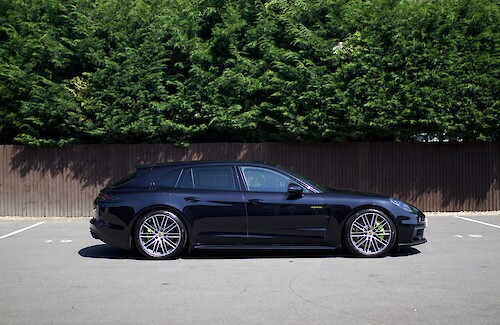 2018/18 Porsche Panamera 4 E-Hybrid Sport Turismo 9...