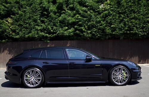 2018/18 Porsche Panamera 4 E-Hybrid Sport Turismo 10...
