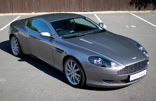 2004/54 Aston Martin DB9 Coupe 1...