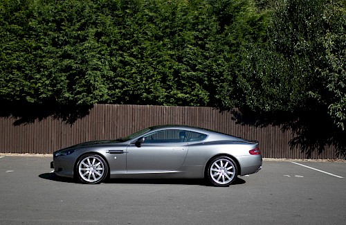 2004/54 Aston Martin DB9 Coupe 13...