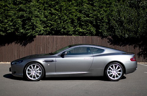 2004/54 Aston Martin DB9 Coupe 12...