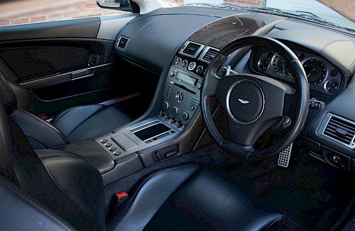 2004/54 Aston Martin DB9 Coupe 26...