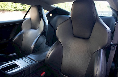 2004/54 Aston Martin DB9 Coupe 29...