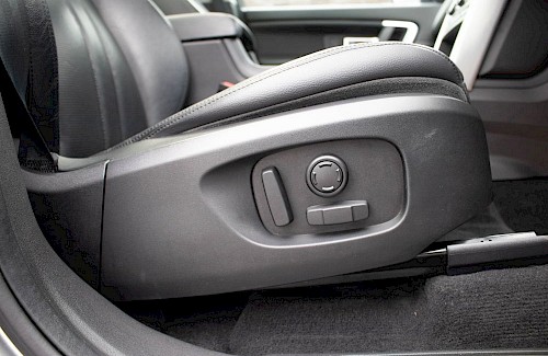 2017/17 Land Rover Discovery Sport 180 TD4 HSE Black 36...
