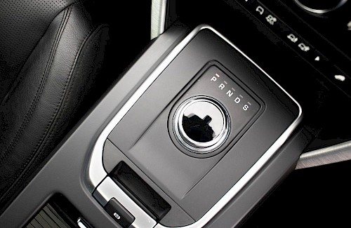 2017/17 Land Rover Discovery Sport 180 TD4 HSE Black 34...