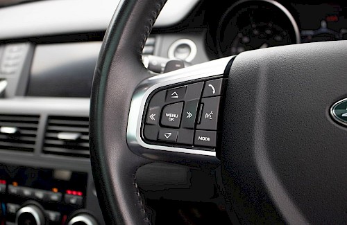 2017/17 Land Rover Discovery Sport 180 TD4 HSE Black 31...