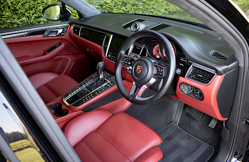 2018/67 Porsche Macan Turbo 31...