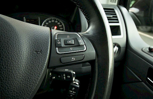 2013/63 Volkswagen Caravelle Executive TDI 37...