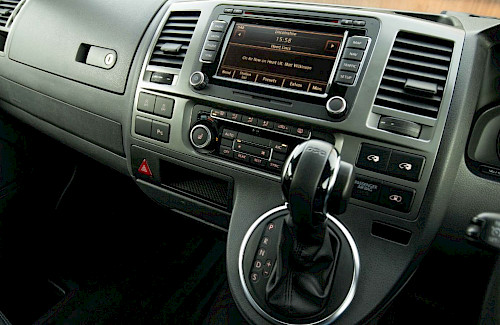 2013/63 Volkswagen Caravelle Executive TDI 38...