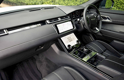 2017/67 Range Rover Velar R-Dynamic SE SDV6 34...