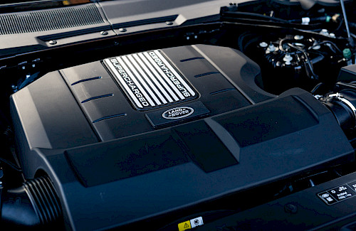 2021/71 Land Rover Defender 110 V8 Urban XRS 33...