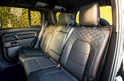 2021/71 Land Rover Defender 110 V8 Urban XRS 41...