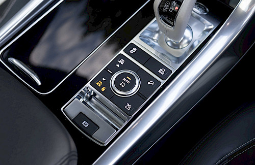 2019/19 Range Rover Sport SVR 72...