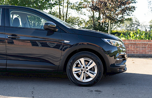 2018/68 Vauxhall Grandland X 1.2 Turbo SE 8...