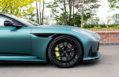 2024/73 Aston Martin DB12 V8 21...