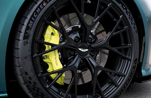 2024/73 Aston Martin DB12 V8 23...
