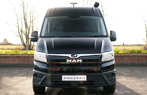 2021/21 MAN TGE 3.180 by AB Race Cruisers 15...
