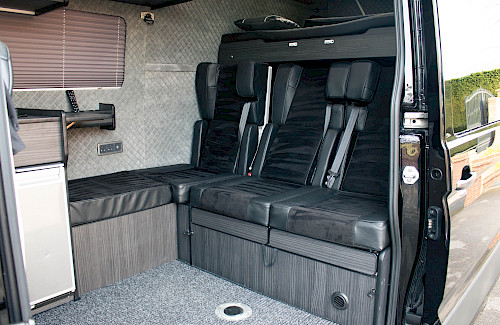 2021/21 MAN TGE 3.180 by AB Race Cruisers 38...
