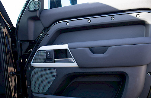 2021/21 Land Rover Defender 90 Urban D200 SE 42...