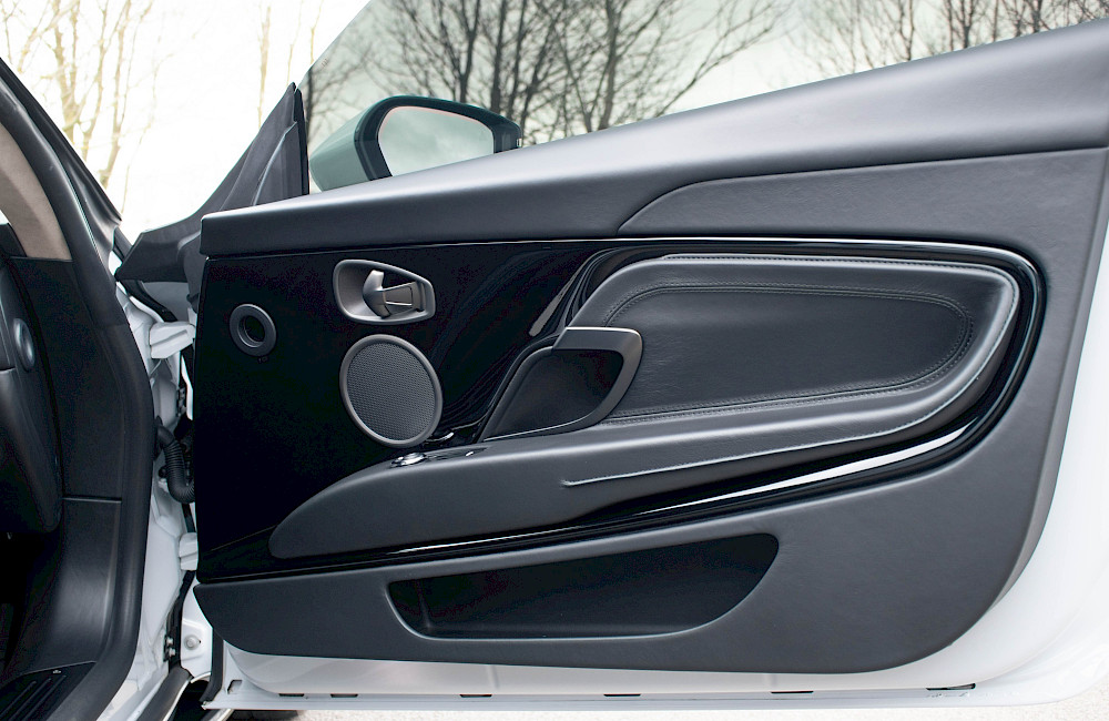 2020/20 Aston Martin DB11 AMR V12 41