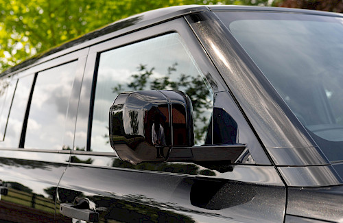 2021/70 Land Rover Defender 110 D200 S 9...