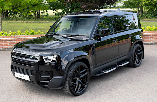 2021/70 Land Rover Defender 110 D200 S 3...