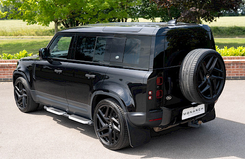 2021/70 Land Rover Defender 110 D200 S 17...