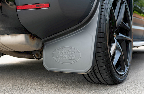 2021/70 Land Rover Defender 110 D200 S 26...