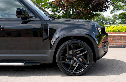 2021/70 Land Rover Defender 110 D200 S 22...