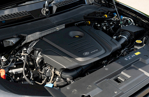2021/70 Land Rover Defender 110 D200 S 31...