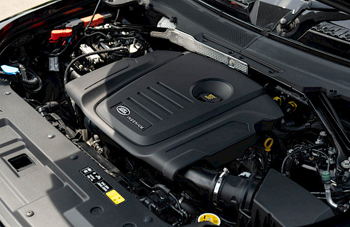2021/70 Land Rover Defender 110 D200 S 33...