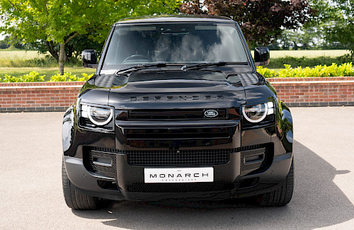 2021/70 Land Rover Defender 110 D200 S 28...