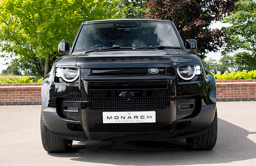 2021/70 Land Rover Defender 110 D200 S 29...