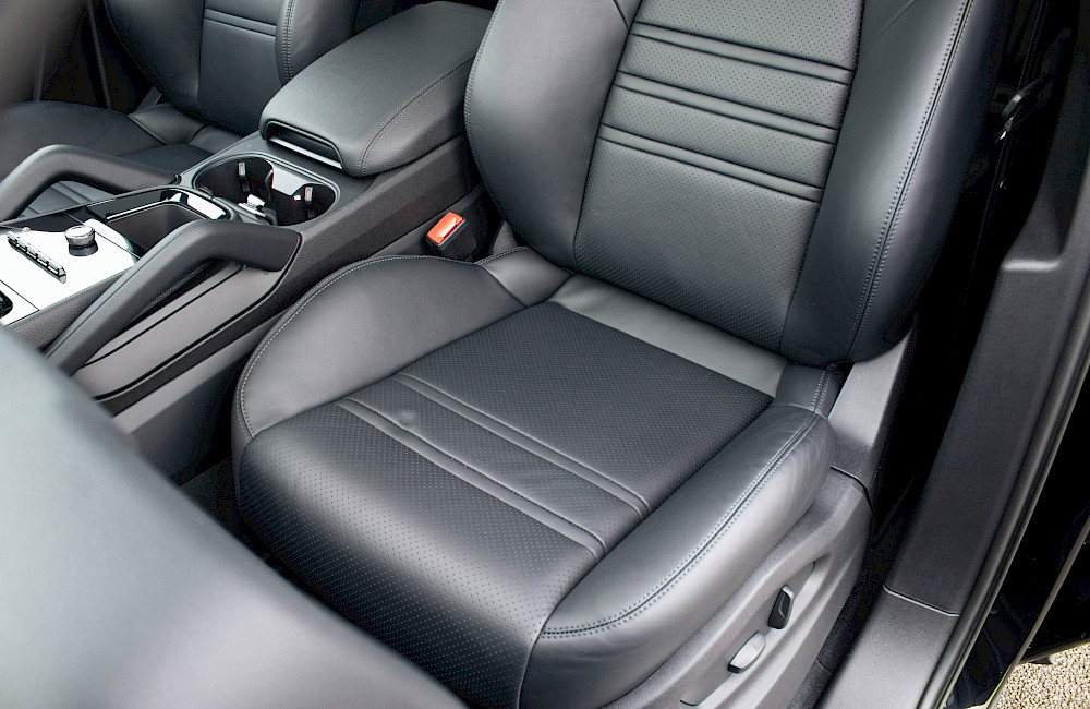 2023/73 Porsche Cayenne Coupe E-Hybrid (5 Seats) 37