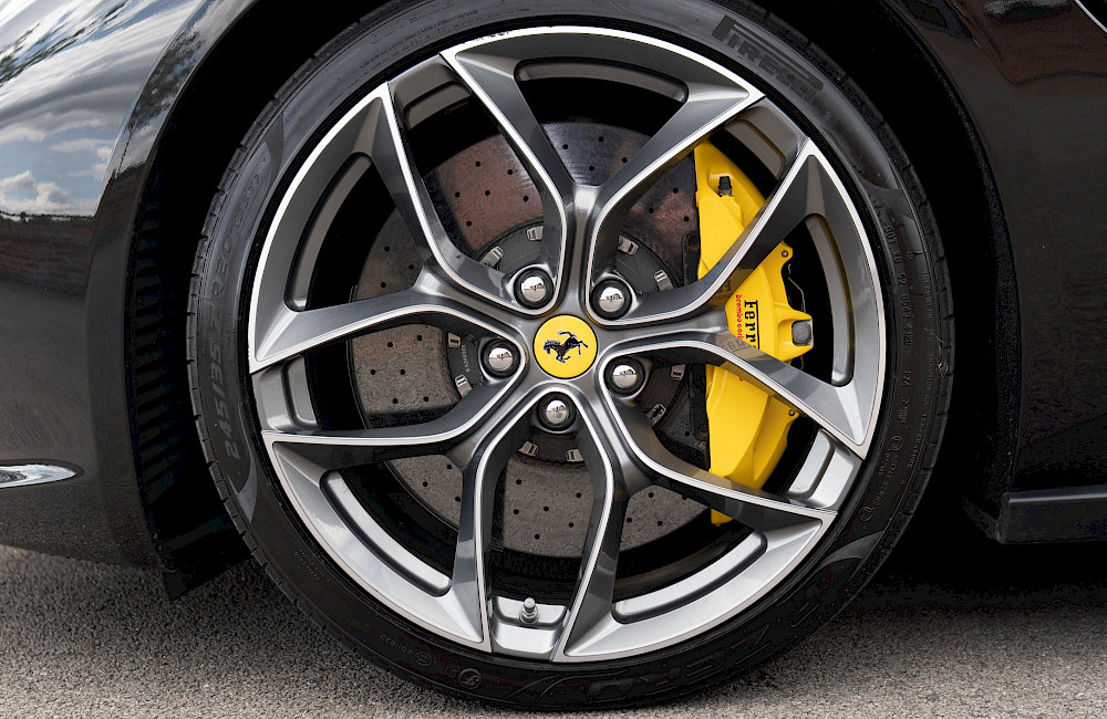 2018/18 Ferrari GTC4 Lusso T 19