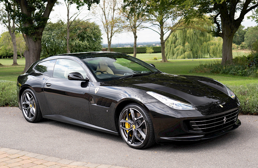 2018/18 Ferrari GTC4 Lusso T 1