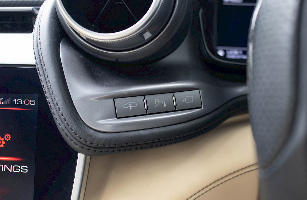 2018/18 Ferrari GTC4 Lusso T 53