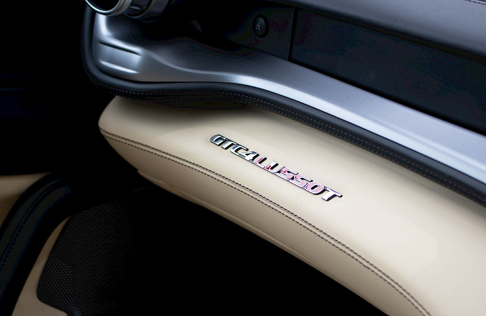 2018/18 Ferrari GTC4 Lusso T 49