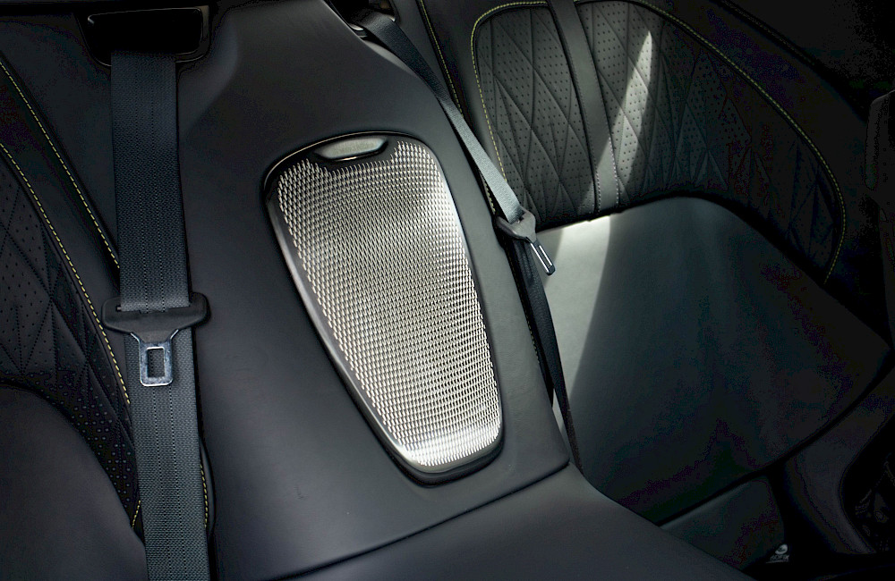 2024/73 Aston Martin DB12 V8 70
