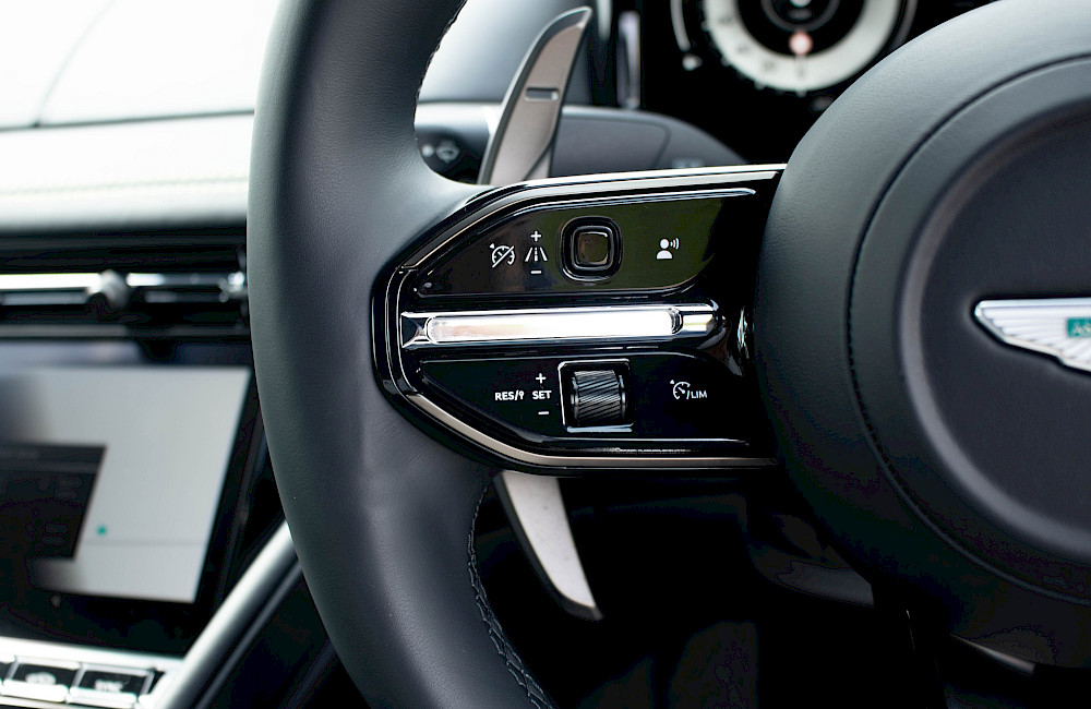 2024/73 Aston Martin DB12 V8 55