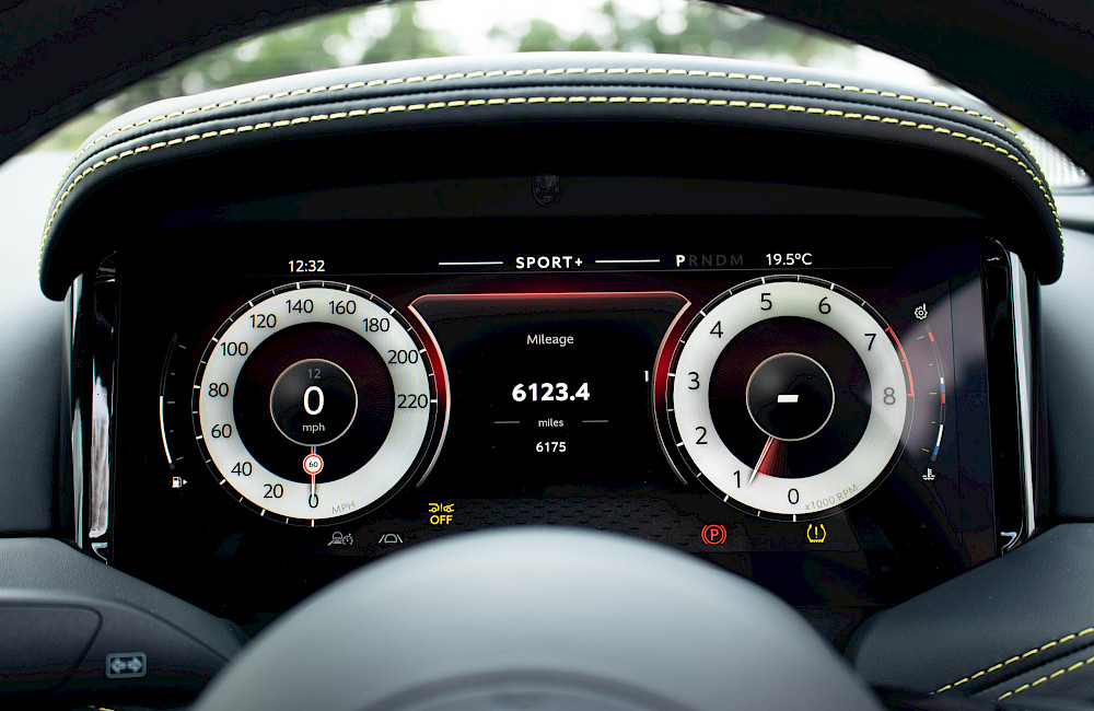 2024/73 Aston Martin DB12 V8 56