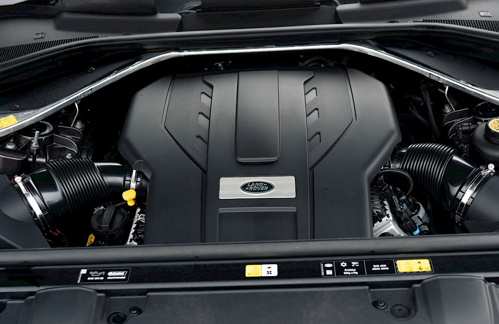 2023/72 Range Rover Vogue First Edition LWB P530 25