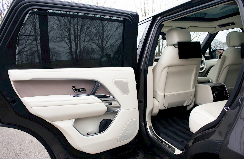 2023/72 Range Rover Vogue First Edition LWB P530 41