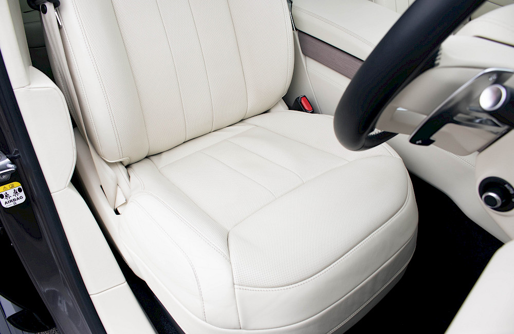 2023/72 Range Rover Vogue First Edition LWB P530 30